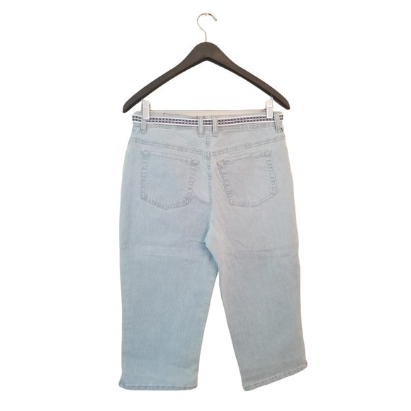 Gloria Vanderbilt Amanda Capri Women's Shorts Light Blue Size 8, Inseam 18 in - Picture 2 of 9